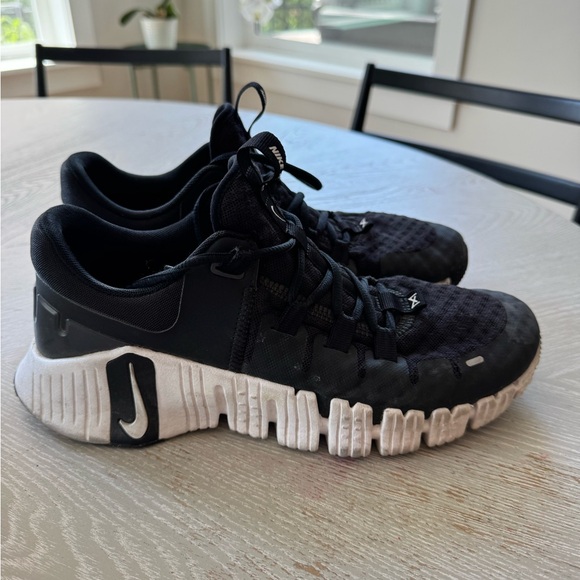 Nike Shoes - Nike Metcon Sneakers